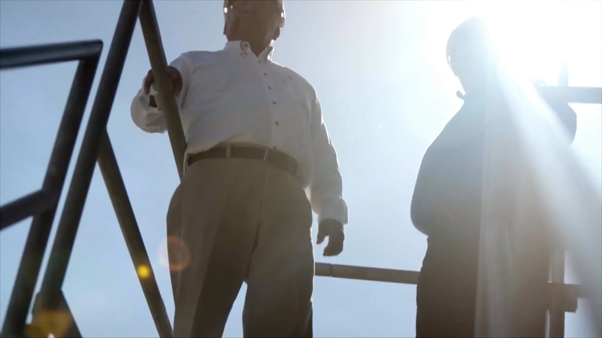 SIEMENS - Julio & Juanita - Still 6